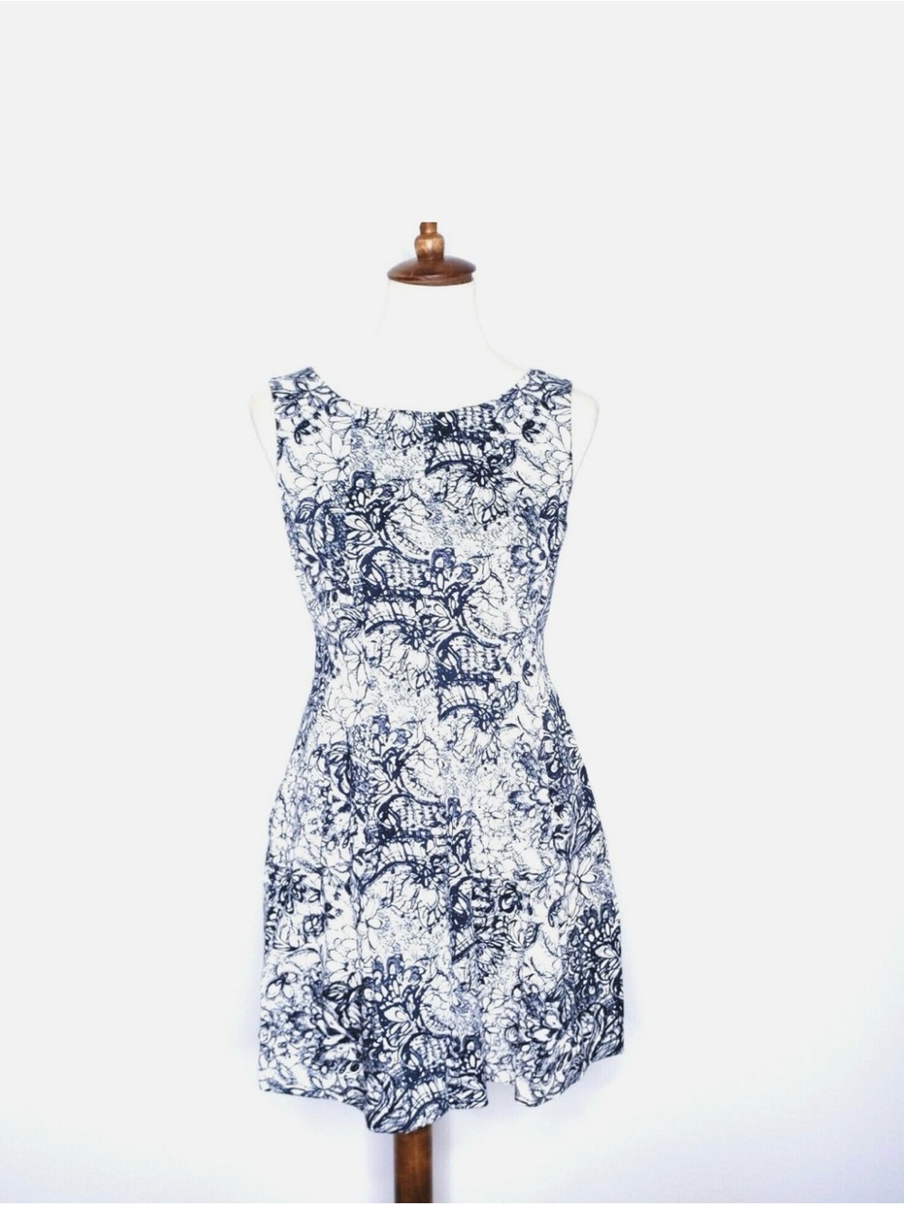 Zara White and Navy Floral A-Line Mini Dress